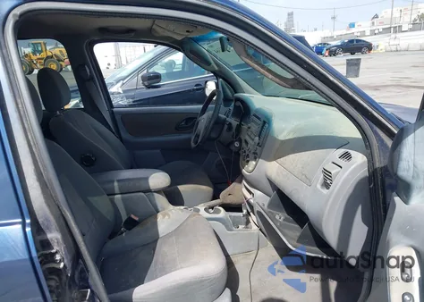 2002 Ford Escape Xlt z USA, uszkodzony, nr VIN 1FMCU03132KA78197